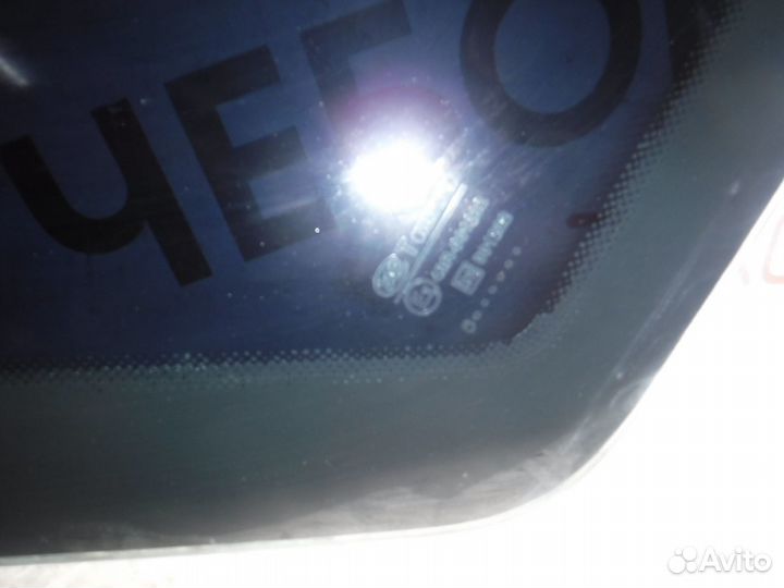 Стекло левое глухое ваз 2110