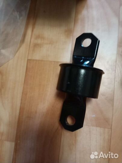 Сайлентблоки 2 шт.рычага задней подвески