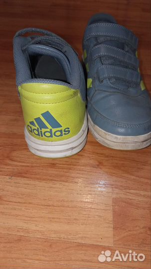 Кроссовки adidas 38