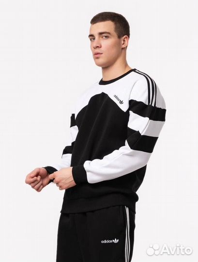 Спортивный костюм adidas