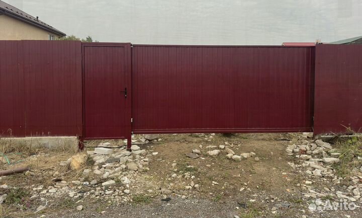 Откатные и распашные ворота с забором под ключ