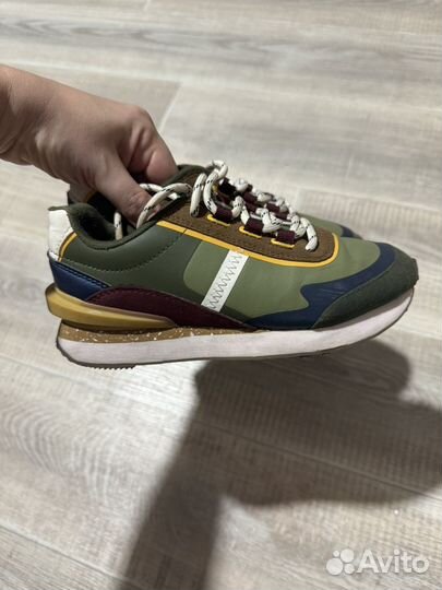 Кроссовки zara