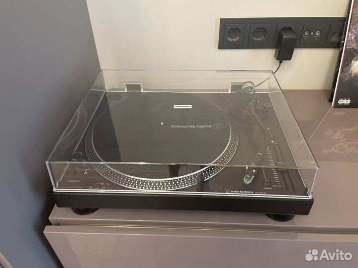 Виниловый проигрыватель Audio-Technica