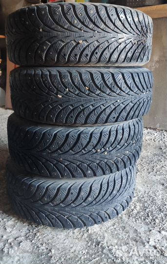 Goodyear UltraGrip Extreme 205/60 R16 92T