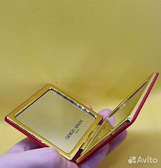 Косметическое карманное зеркало Giorgio Armani