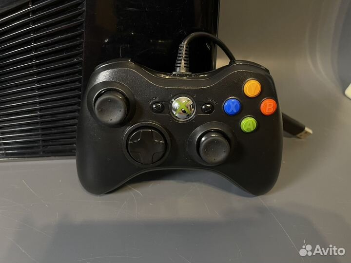 Xbox 360 250GB freebot + 32 игры