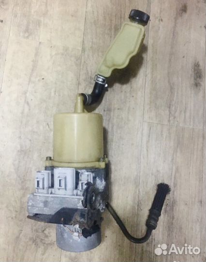 Насос гур Mazda 3 BK 2.0 LF