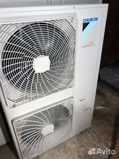 Кассетный инверторный Daikin Fcqg100F/rzq100l