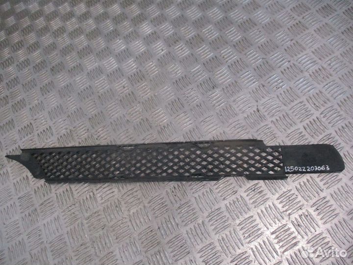 Решетка радиатора Mercedes-Benz A9437510618