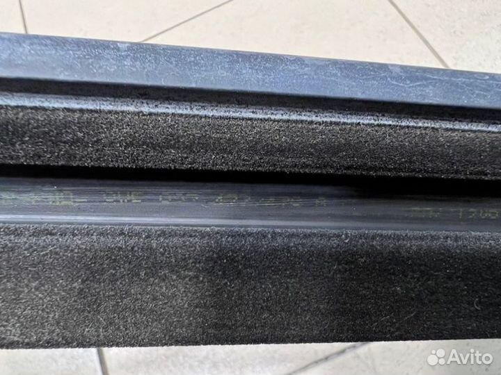 Накладка стекла двери передняя левая Audi A3 8V