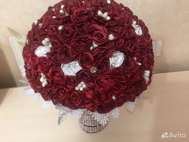 Букет из атласных лент