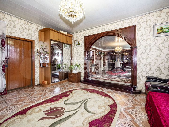 Дом 185,6 м² на участке 5,5 сот.