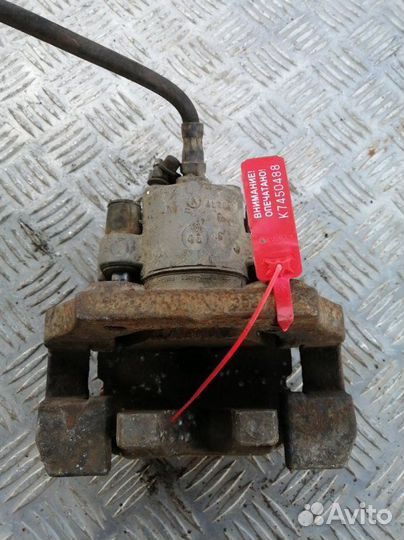 Суппорт задний правый Bmw X5 E70 3.0 N52B30