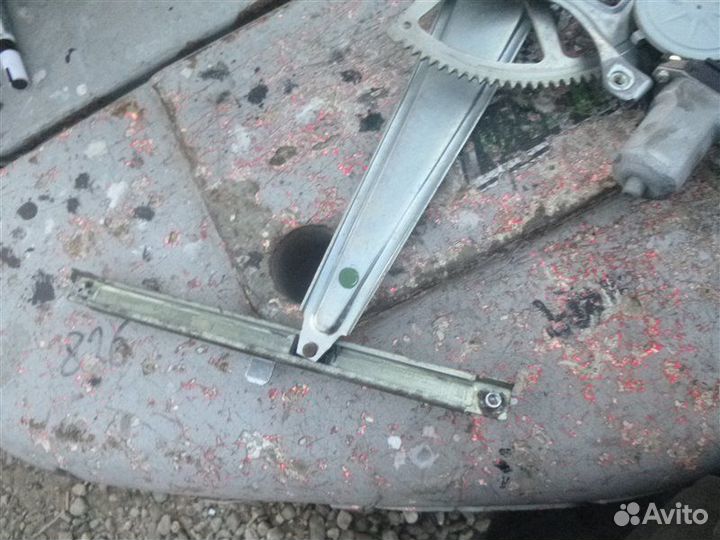 Стеклоподъемник задний правый Lexus Ls600 UVF45