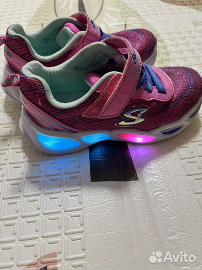 Кроссовки для девочки Skechers