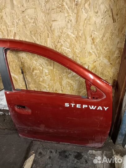 Дверь передняя Renault Sandero Stepway