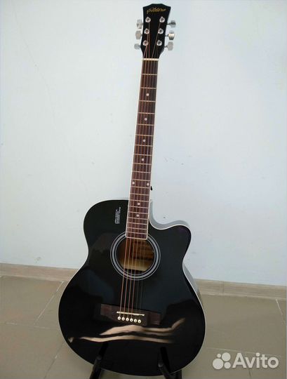 Акустическая гитара полноразмерная