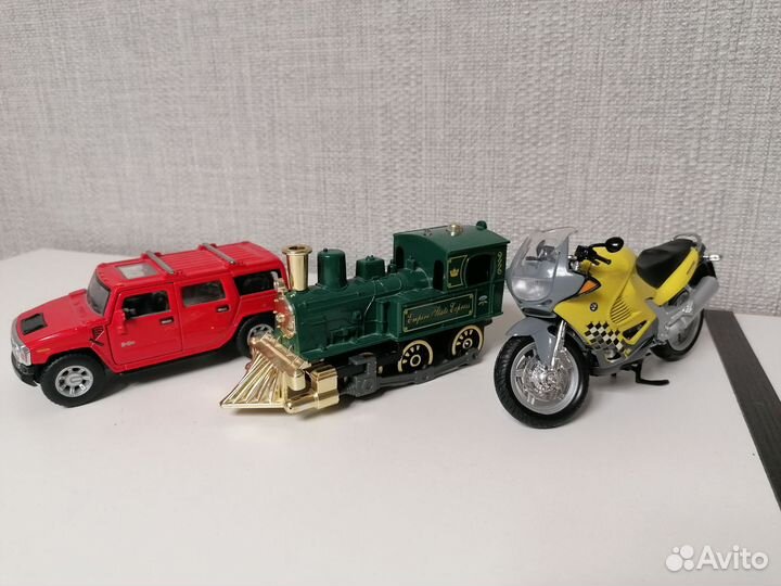 Машинки Hummer, мотоцикл BMW+Паровоз