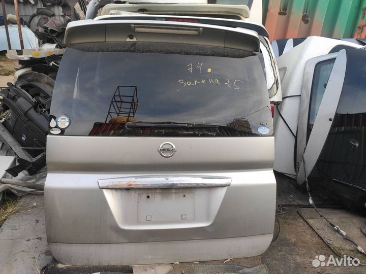 Дверь багажника Nissan Serena25