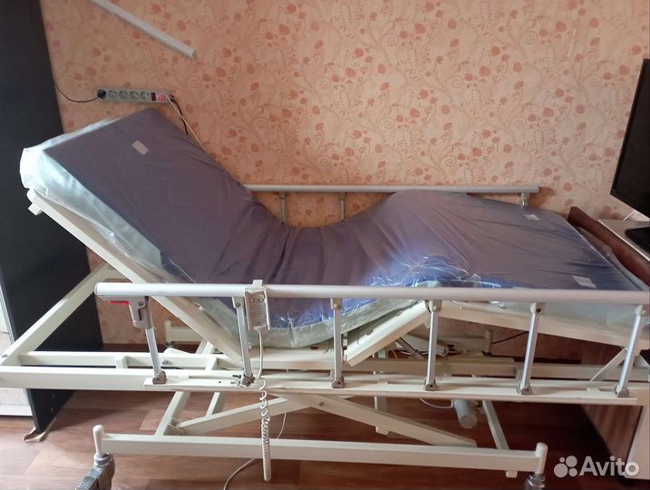 Кровать для лежачих больных с электроприводом