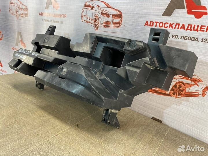 Абсорбер бампера заднего правый Renault Arkana