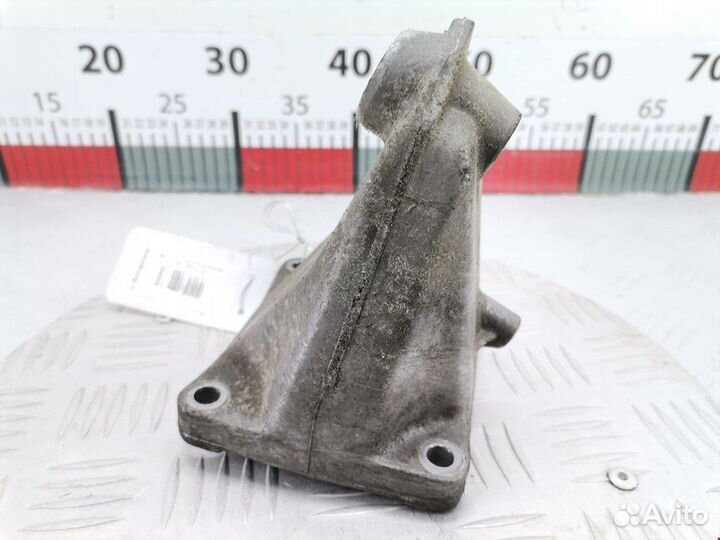 Кронштейн двигателя Mercedes-Benz E-Класс