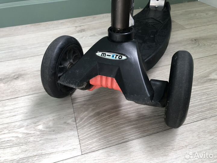 Самокат Maxi Micro чёрный