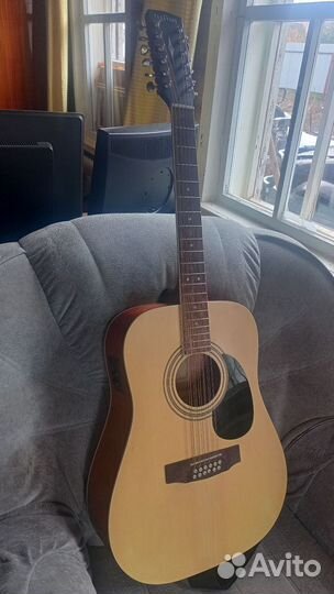 Акустическая гитара