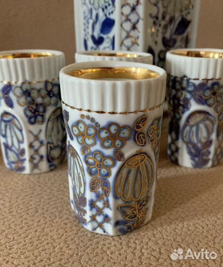 Графин с рюмками