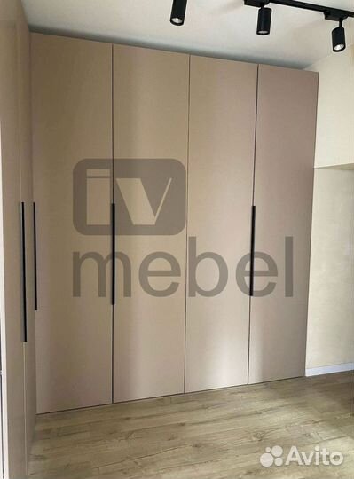 Шкаф распашной