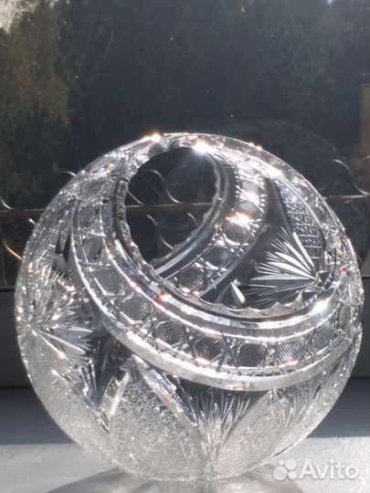 Хрустальная корзина-шар для фруктов и сладостей