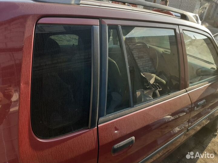 Стекла дверей Mazda Demio