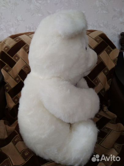 Новый белый плюшевый мишка
