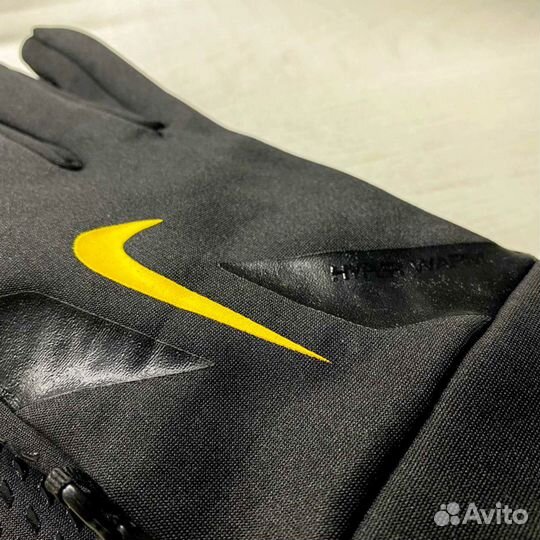 Перчатки Nike