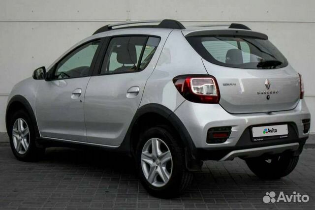 Renault Sandero Stepway 1.6 CVT, 2022, битый, 730 км