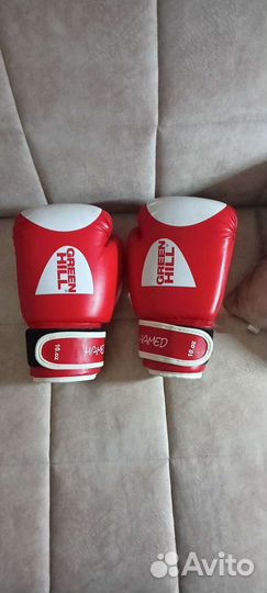 Боксерские перчатки Green Hill 10.pz