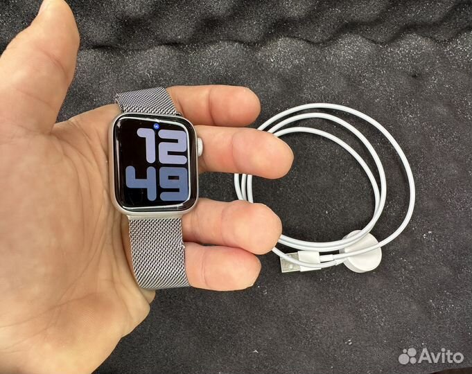 Apple Watch 6 40 mm отличные