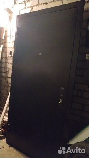 Металлическая дверь бу