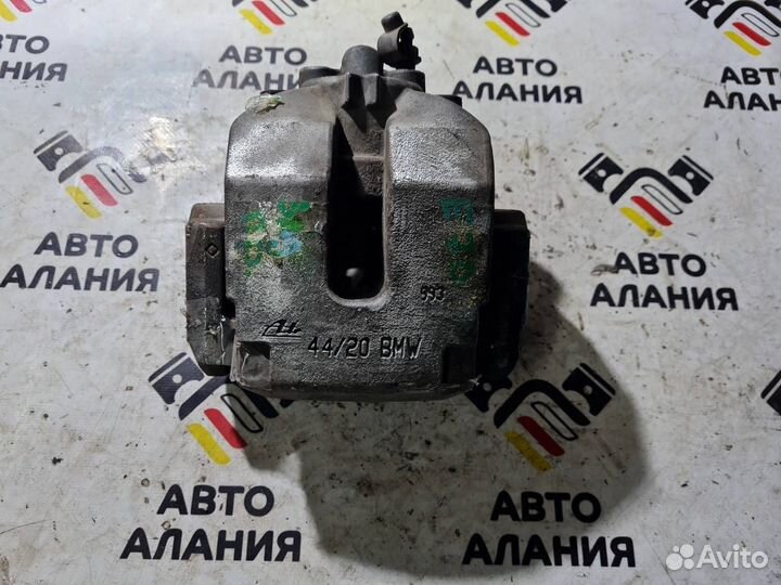 Суппорт задний правый Bmw X5 E70 N52B30 2008