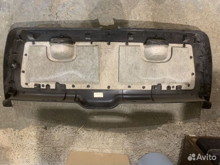 Обшивка крышки багажника Volkswagen Golf 4 Variant