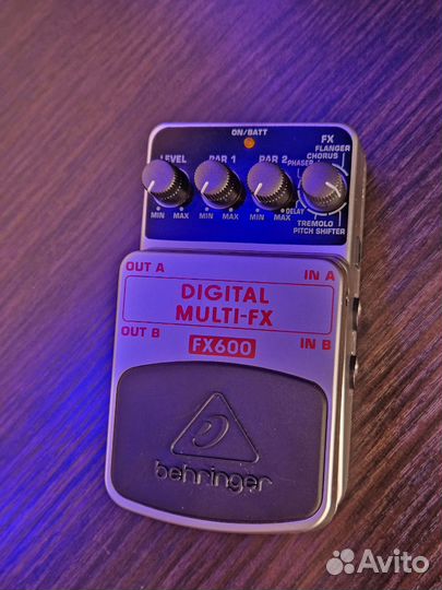 Гитарная педаль Behringer FX600 мультиэффект