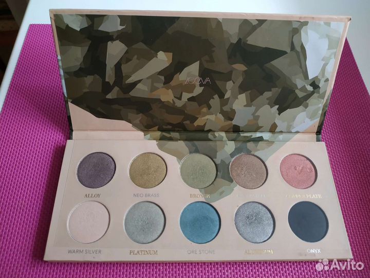 Палитра теней Zoeva