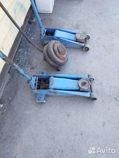 Домкрат подкатной 3 тонны бу