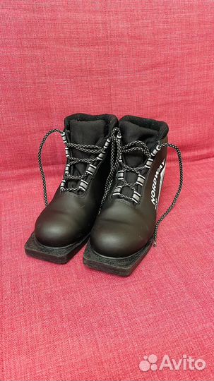 Лыжные ботинки 40