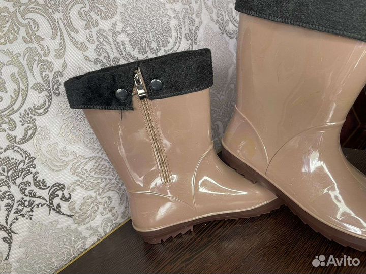 Резиновые сапоги