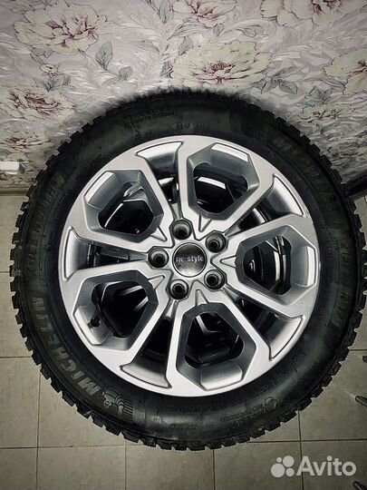 Michelin X-Ice North 4 215/55 R17 98T