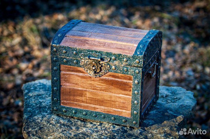 Сундуки и шкатулки