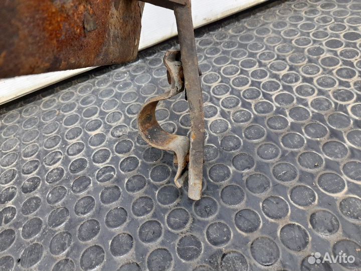 Кронштейн заднего фонаря правый камаз 5490