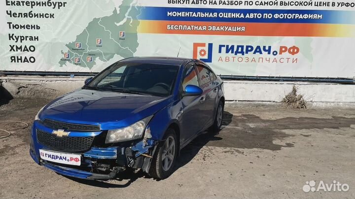 Накладка двери передней левой Chevrolet Cruze (J30