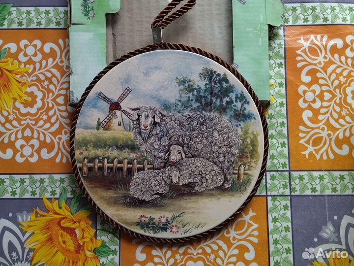 Фарфоровая подставка под горячее